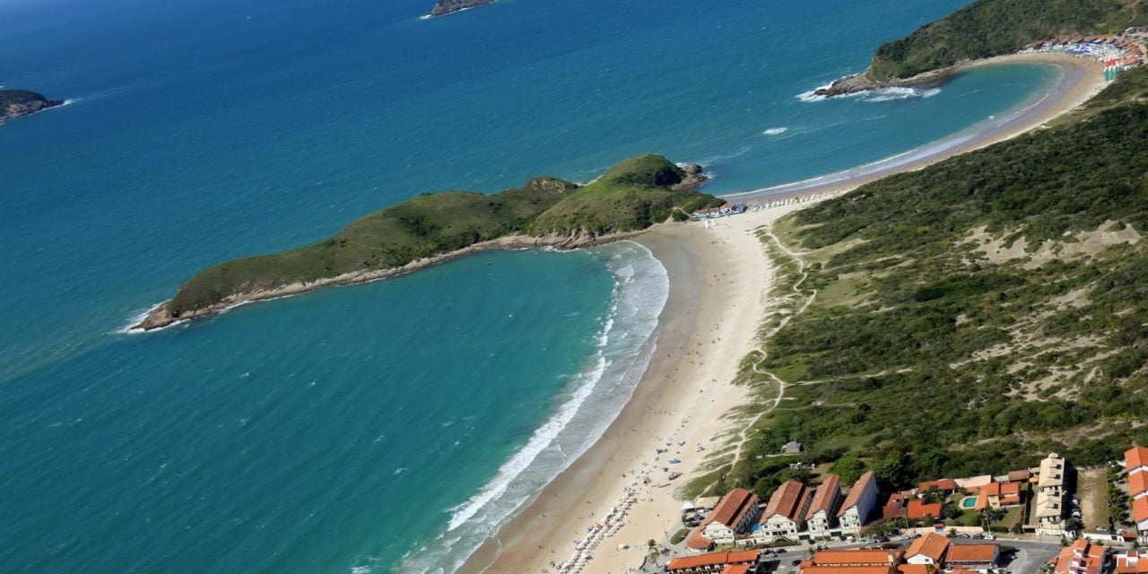 Praia do Peró, em Cabo Frio, recebe selo Bandeira Azul