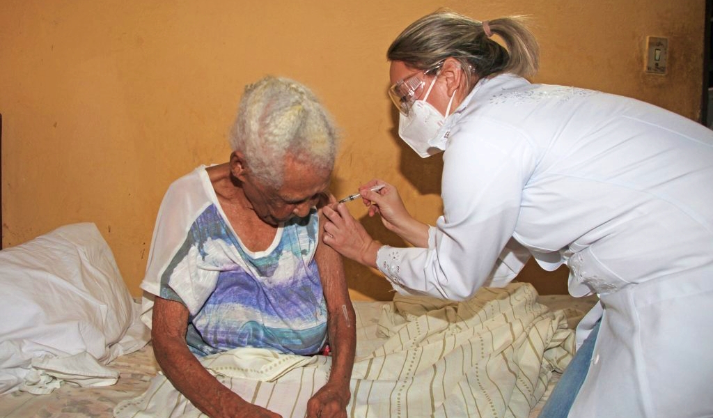 Armação dos Búzios começa a vacinação contra a Covid-19