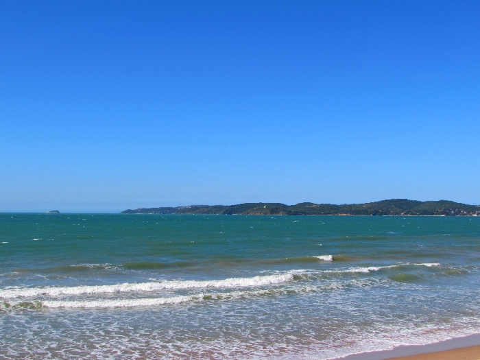 Point de kitesurf e um dos pontos turísticos, hoje, mais fotografados de Búzios! Sabe que praia é essa?