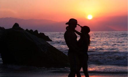 Romance tropical: roteiro de dois dias para casais em Búzios.